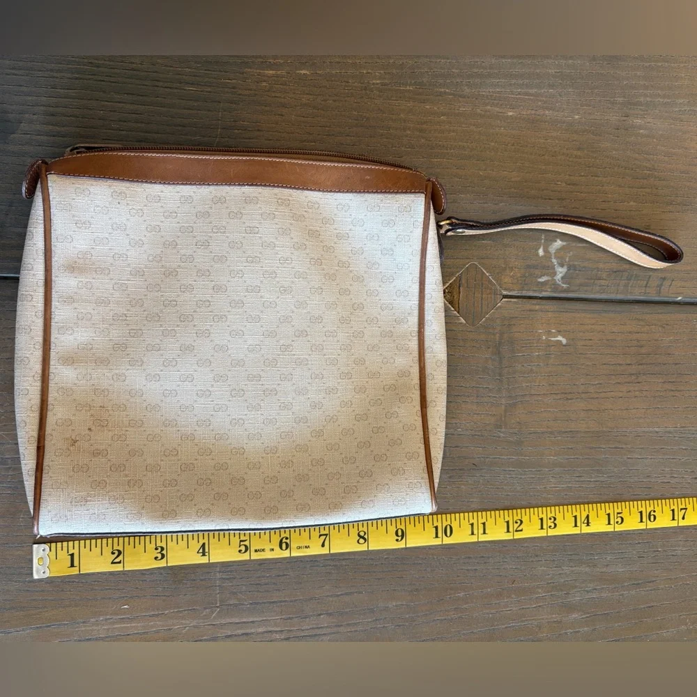 vintage Gucci Cream and Brown Cosmetic Bag